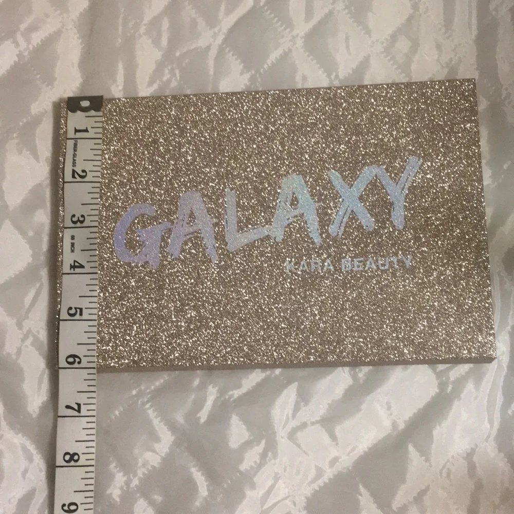 - GALAXY GLITTER EYESHADOW PALETTE NEW - Picture 3 of 6